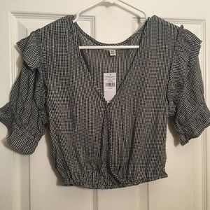 AE Gingham Ruffle Sleeve Crop Top